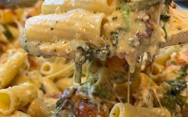 cheesy pasta bake with broccoli