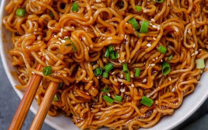 cheesy gochujang udon noodles